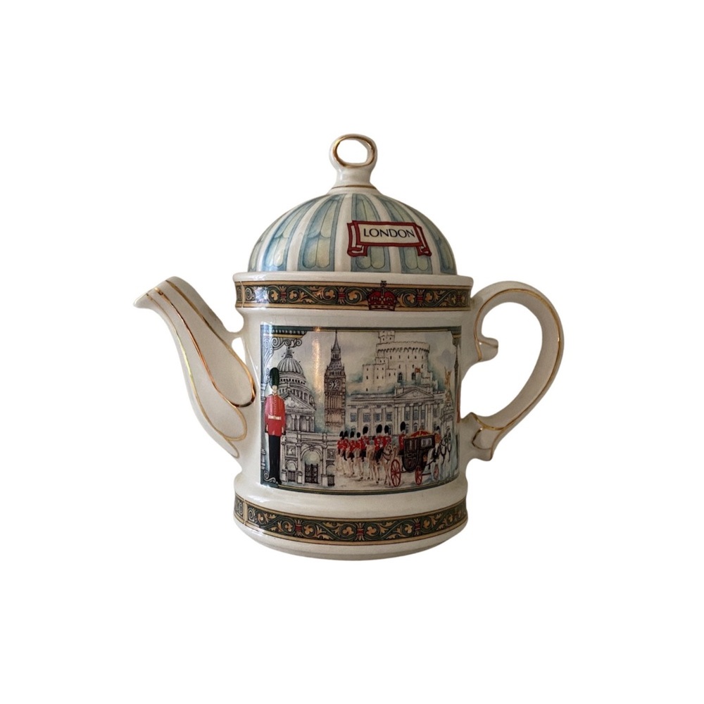 Vintage Sadler teapot, horseguards, Limited Edition, London Heritage Series